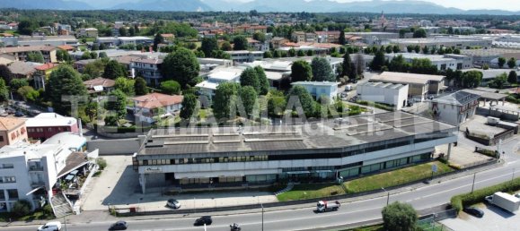 5 rooms Warehouse in Como, Italy No. 381227 8