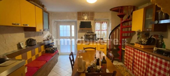 Villa de 4 dormitorios en Follo, Italy No. 261794 2