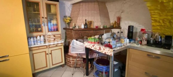 Villa de 4 dormitorios en Follo, Italy No. 261794 4