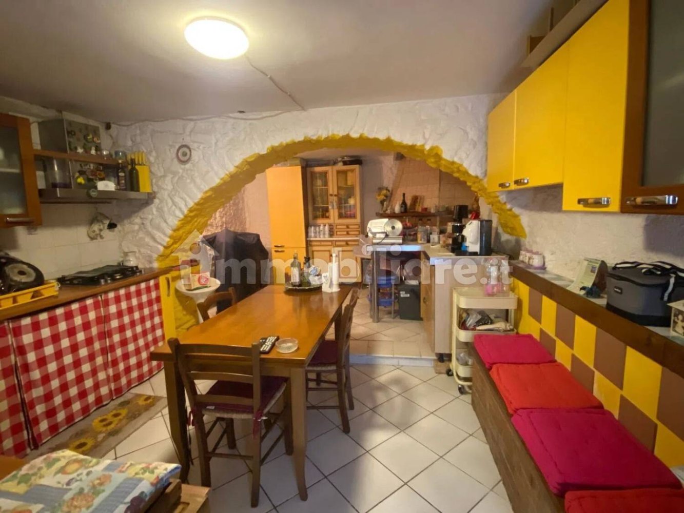 Villa de 4 dormitorios en Follo, Italy No. 261794