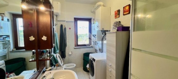 3-salle Maison à Montefiascone, Italy No. 5970 10