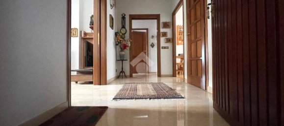 Apartamento de 3 dormitorios en Rome, Italy No. 24305 6