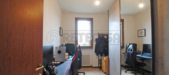 4 rooms Apartment in Castelgomberto, Italy No. 227936 11
