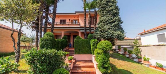 4غرفة فيلا في Magenta, Italy رقم 124124 2