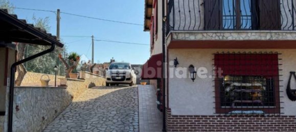 3 bedrooms Villa in Palombara Sabina, Italy No. 250828 3