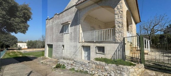 Склад с 4 комнатами в Монополи, Италия № 20963 2