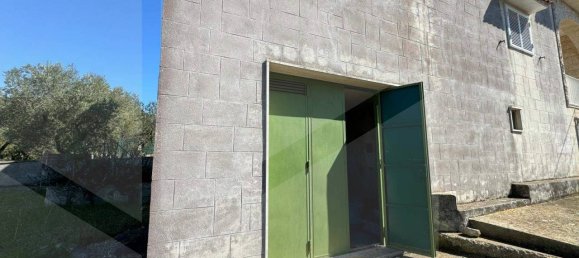 Склад с 4 комнатами в Монополи, Италия № 20963 29