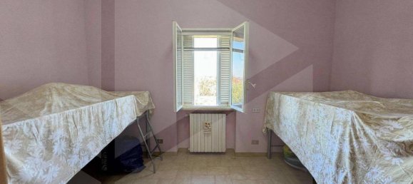 Склад с 4 комнатами в Монополи, Италия № 20963 21