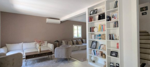 Casa de 4 dormitorios en Saint-Paul-en-Foret, France No. 328104 2