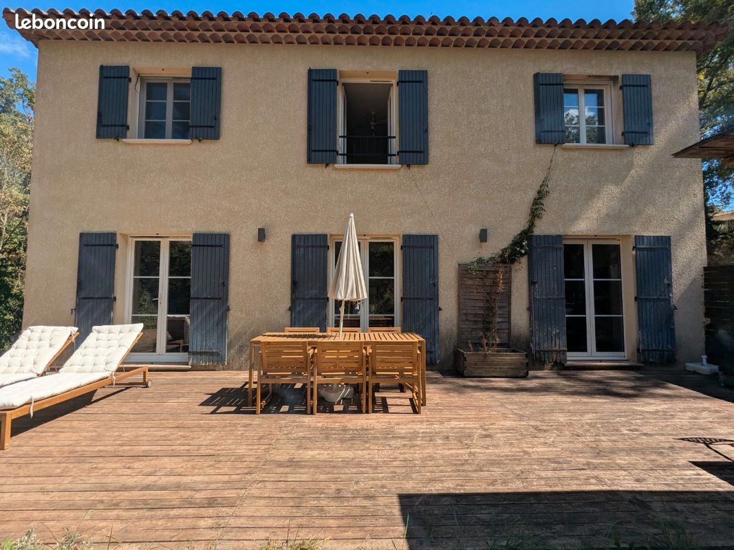 Casa de 4 dormitorios en Saint-Paul-en-Foret, France No. 328104