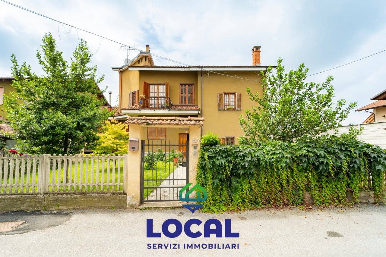 3 bedrooms Apartment in Cuneo, Italy No. 389075