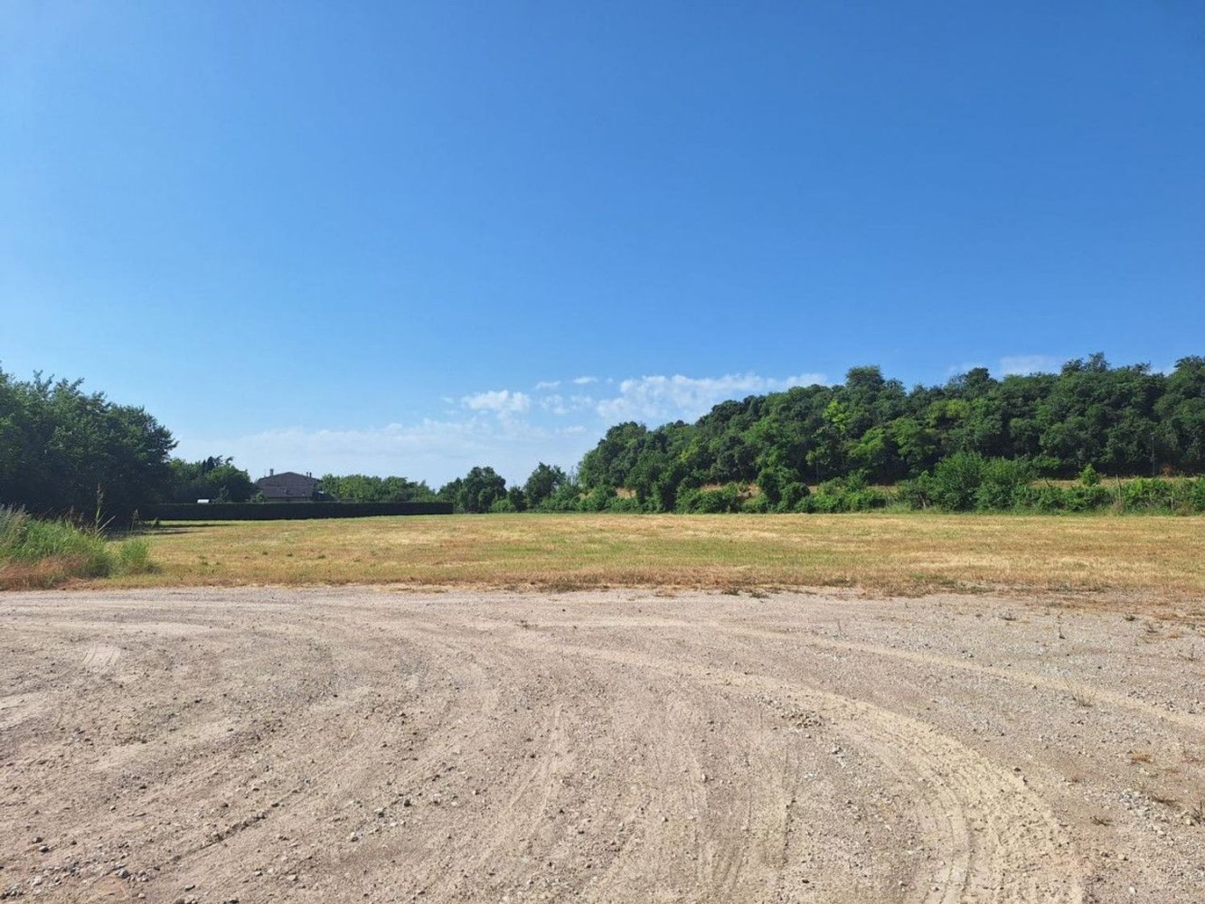 2000m² Warehouse in Barbarano Mossano, Italy No. 376326