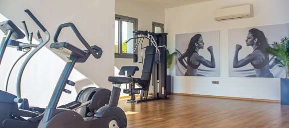 2 bedrooms Apartment in Limassol, Cyprus No. 27239 3