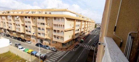 Apartamento de 2 dormitorios en Torrevieja, Spain No. 141690 4