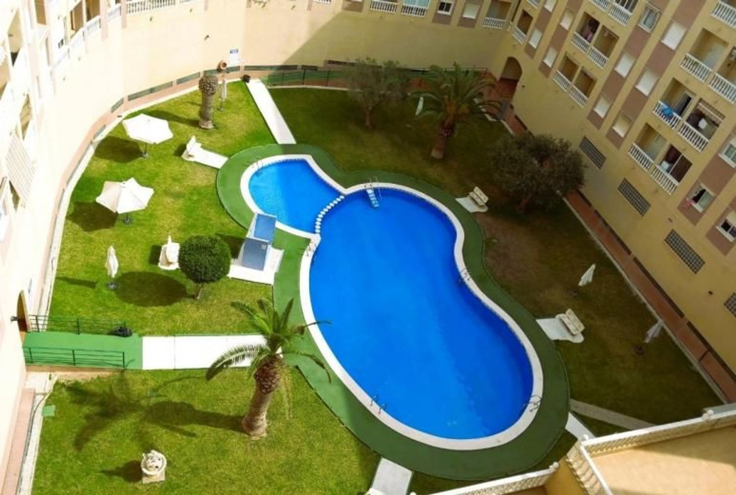 Apartamento de 2 dormitorios en Torrevieja, Spain No. 141690