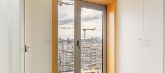 3 bedrooms Apartment in Porto, Portugal No. 97703 2