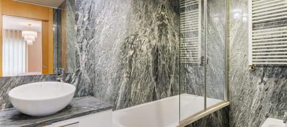 3 bedrooms Apartment in Porto, Portugal No. 97703 8