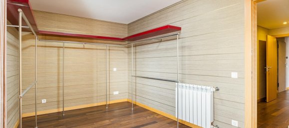 3 bedrooms Apartment in Porto, Portugal No. 97703 12