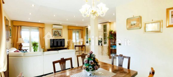 3 bedrooms Villa in Guidonia Montecelio, Italy No. 7541 23