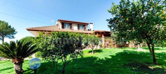 3 bedrooms Villa in Guidonia Montecelio, Italy No. 7541 5