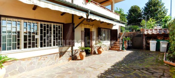 3 bedrooms Villa in Guidonia Montecelio, Italy No. 7541 2