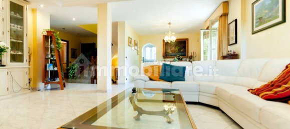 3 bedrooms Villa in Guidonia Montecelio, Italy No. 7541 22