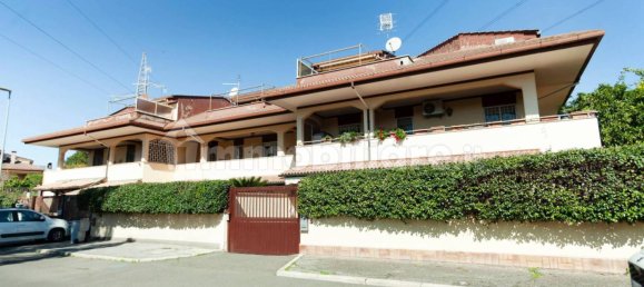 3 bedrooms Villa in Guidonia Montecelio, Italy No. 7541 40