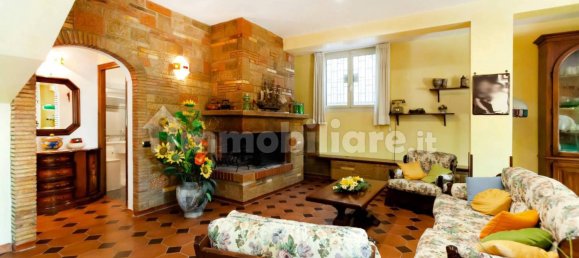 3 bedrooms Villa in Guidonia Montecelio, Italy No. 7541 17