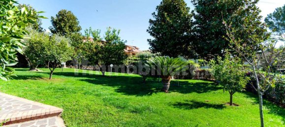 3 bedrooms Villa in Guidonia Montecelio, Italy No. 7541 4