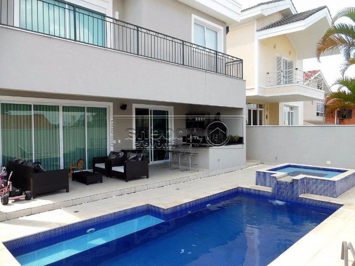 Casa de 4 dormitorios en Sao Paulo, Brazil No. 585076