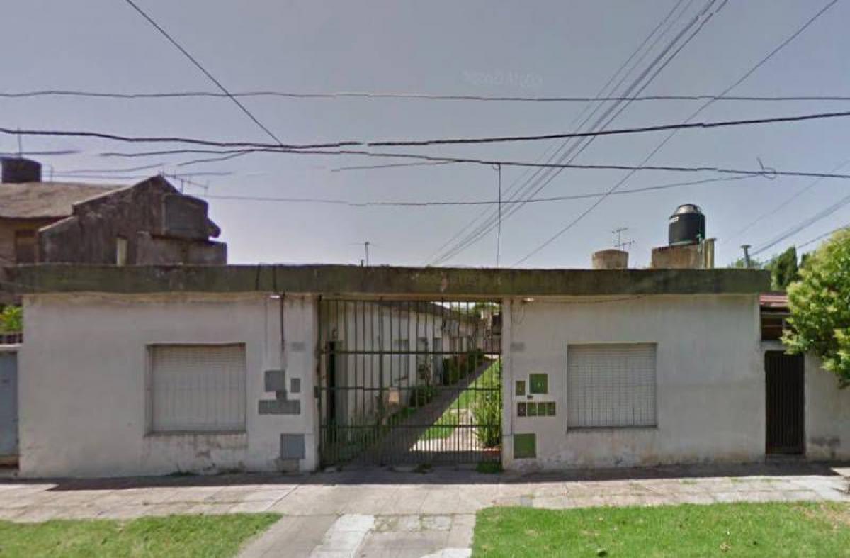 2 bedrooms House in Moron, Argentina No. 9863