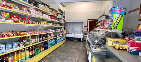 2-salle Propriété commerciale à Neive, Italy No. 59112 3