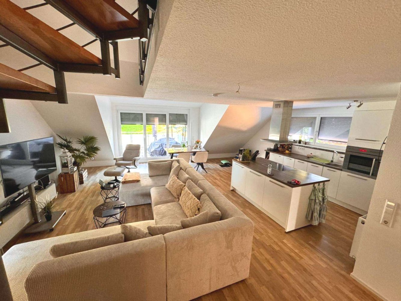 Дуплекс с 4 спальнями в Баден-Вюртемберг, Германия № 71316