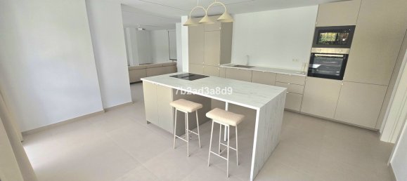 7 bedrooms Villa in Marbella, Spain No. 135140 16