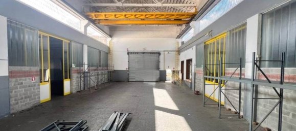 Lagerhaus in Monza, Italy 1050m², Nr. 212900 6