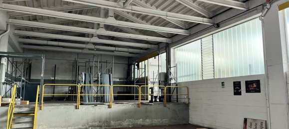 Lagerhaus in Monza, Italy 1050m², Nr. 212900 2