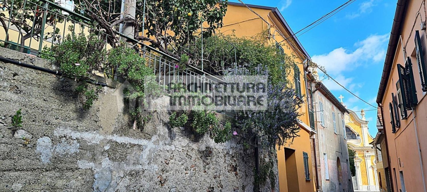 2 غرف نوم شقة في Albisola Superiore, Italy رقم 281002