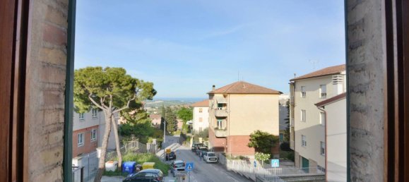 4 bedrooms House in Recanati, Italy No. 169269 8