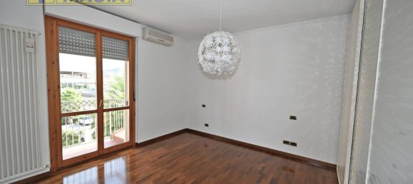 Apartamento de 5 habitaciónes en San Benedetto del Tronto, Italy No. 111179 8