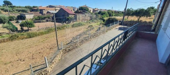 3 bedrooms House in Figueira de Castelo Rodrigo, Portugal No. 18250 2