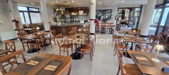 Коммерческая недвижимость с 3 комнатами в Лавено-Момбелло, Италия № 302193 19