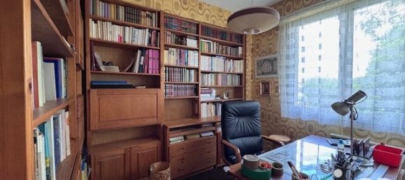 Casa de 5 dormitorios en Le Poinconnet, France No. 289593 9