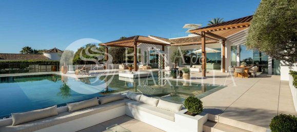 6 bedrooms Villa in Marbella, Spain No. 106168 3