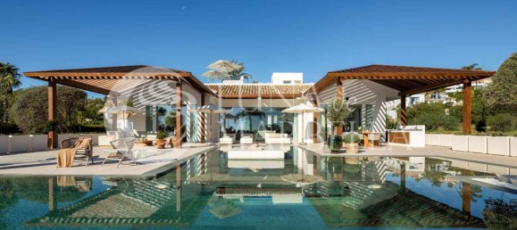 6 bedrooms Villa in Marbella, Spain No. 106168 9