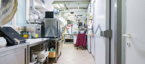 2-Zimmer Gewerbliche Immobilie in Forlì, Italy, Nr. 135976 8
