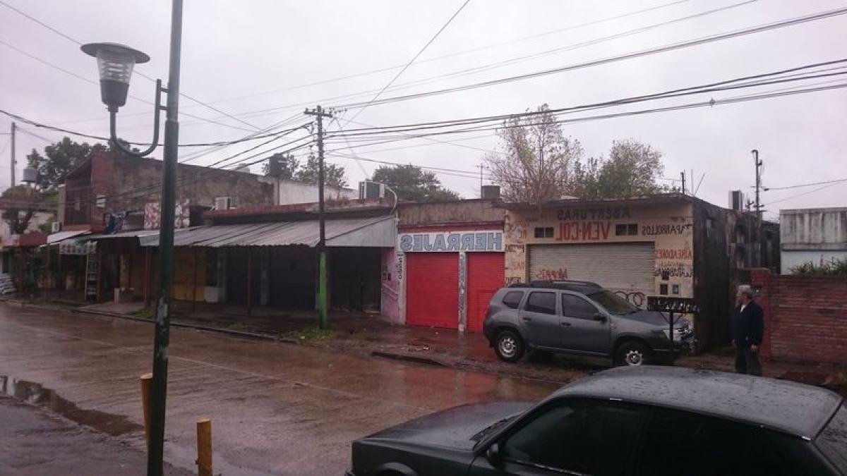 6 bedrooms House in Hurlingham, Argentina No. 84348