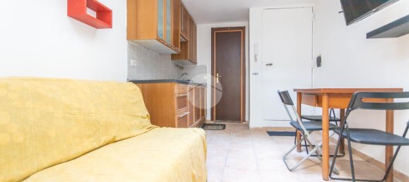 2 rooms Apartment in Rome, Italy No. 22289 6