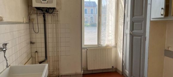 6 rooms Apartment in Saint-Gaultier, France No. 305352 5