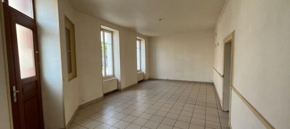 6 rooms Apartment in Saint-Gaultier, France No. 305352 3
