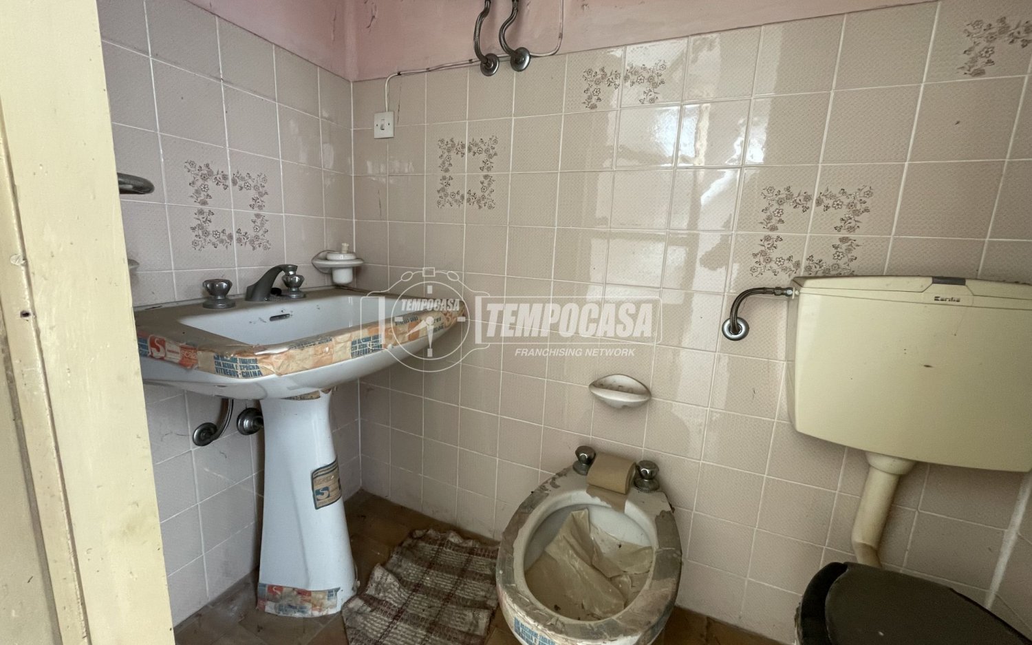 4 rooms House in Castellamonte, Italy No. 79140
